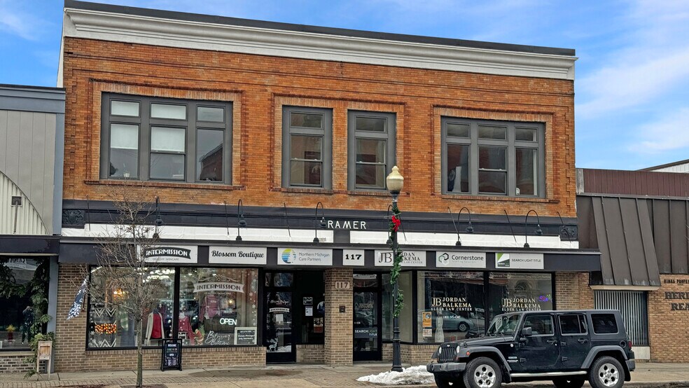 More Photos Of 117 N Mitchell St, Cadillac Medical For Lease