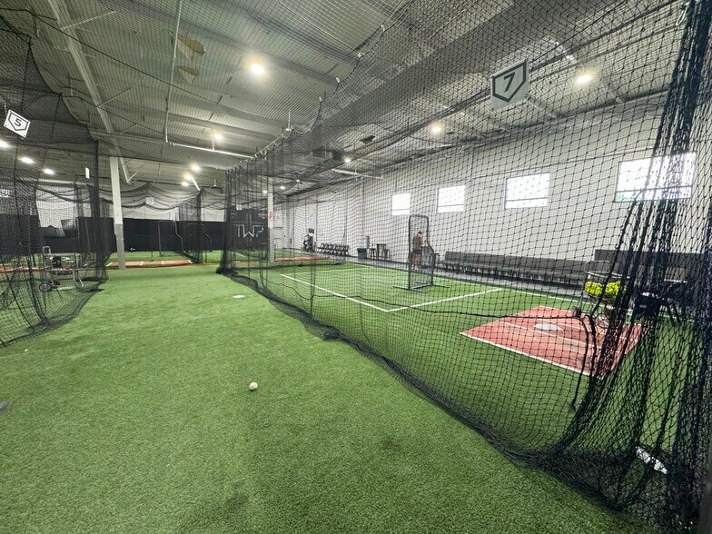 More Photos Of 714-738 W Main St, Jenks Unknown For Lease