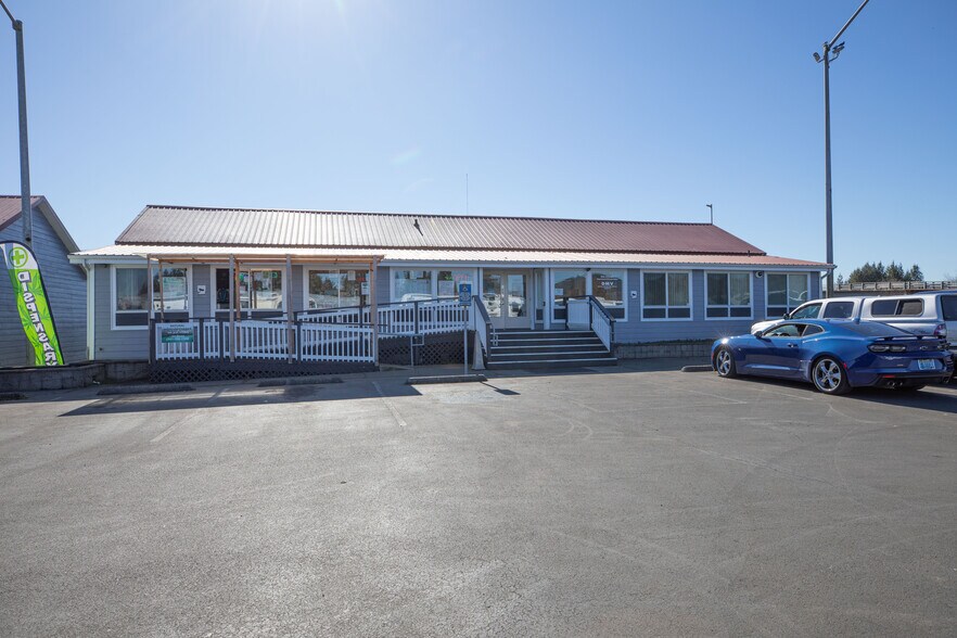 Primary Photo Of 751 Riverside Dr, Coquille Showroom For Sale