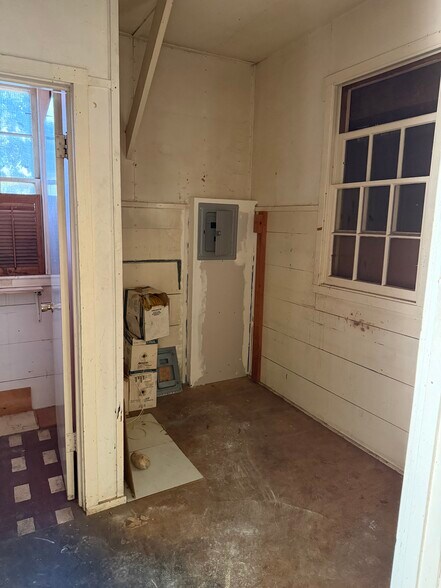 More Photos Of 217 Percy Ave, Yuba City Storefront For Sale