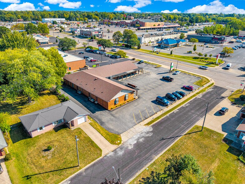 More Photos Of 4601 N University St, Peoria Unknown For Lease