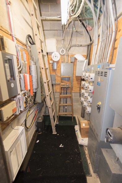 More Photos Of 8441 Belair Rd, Nottingham Medical For Lease