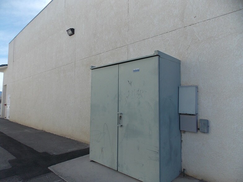 More Photos Of 270 S Dahlia St, Pahrump Storefront Retail Office For Sale