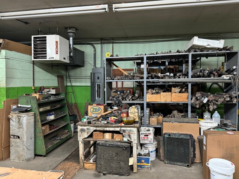 More Photos Of 2105 N 6th St, Wausau General Retail For Lease