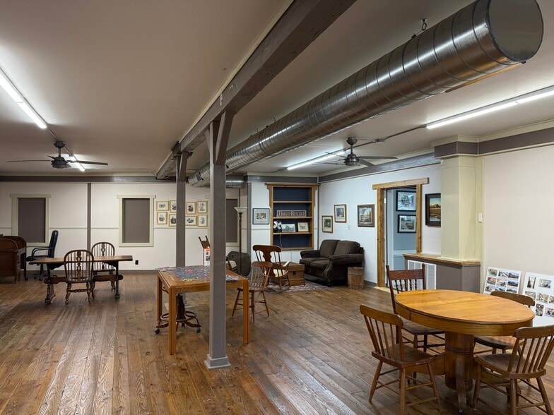 More Photos Of 106 Water St, Lake Mills General Retail For Sale