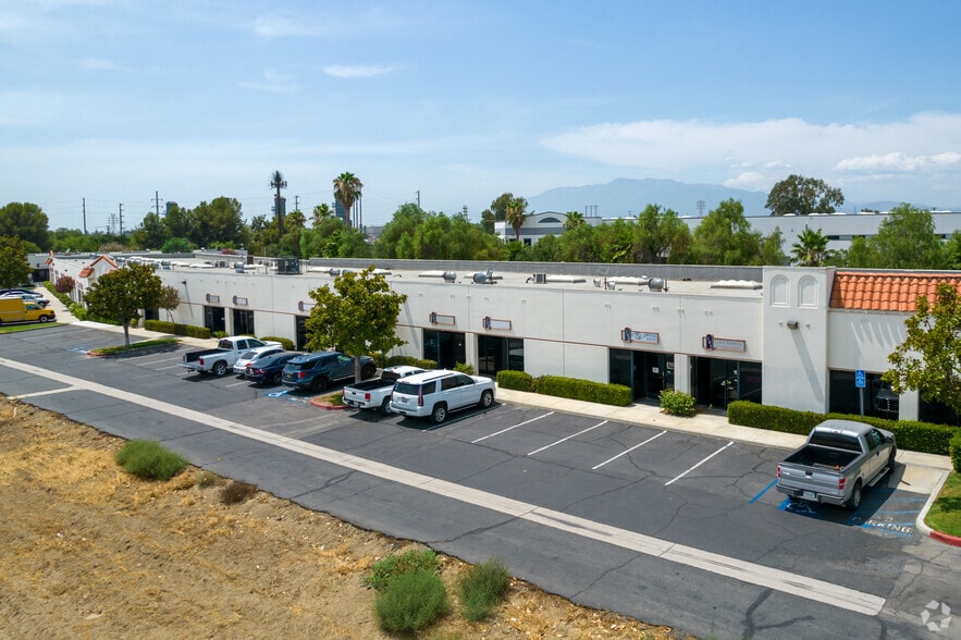 More Photos Of 671 E Cooley Dr, Colton Unknown For Lease