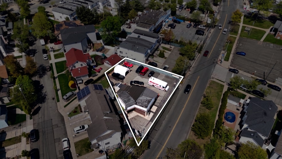 More Photos Of 4585 Amboy Rd, Staten Island Auto Repair For Sale