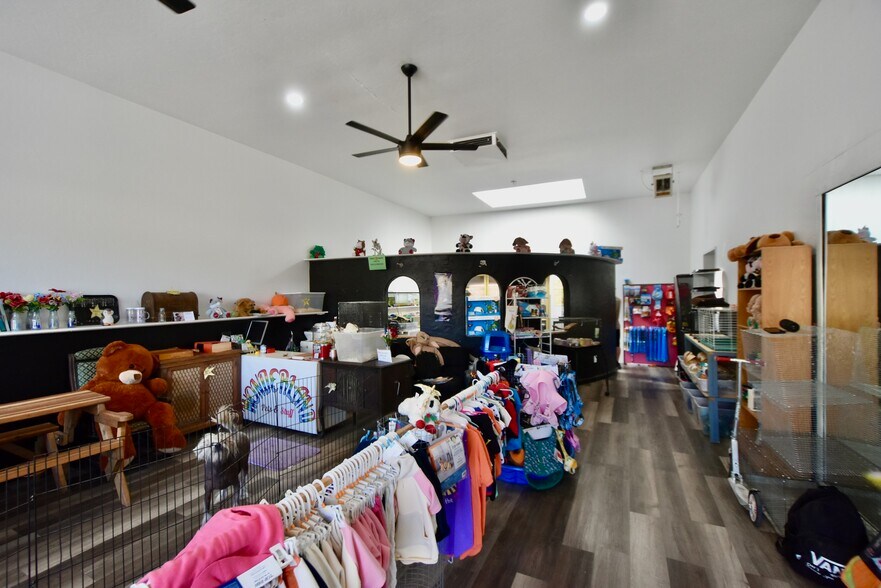 More Photos Of 115 S Main St, Yreka General Retail For Sale