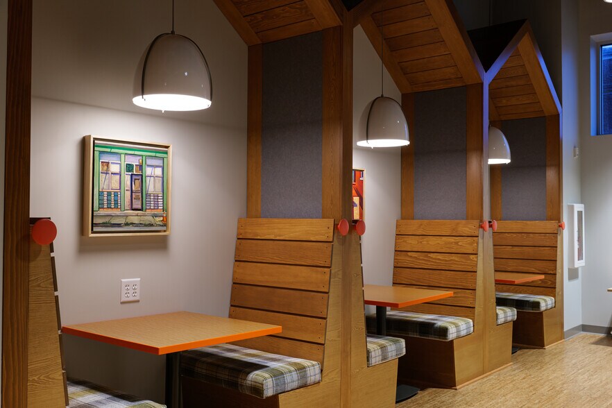 More Photos Of 552 E Market St, Louisville Office For Lease