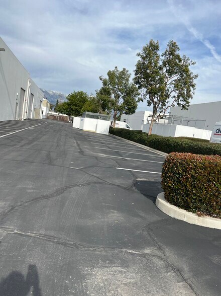 More Photos Of 1461 S Balboa Ave, Ontario Warehouse For Lease