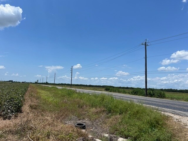 More Photos Of 619 W. FM 1161 & Interstate 69, Hungerford Land For Sale