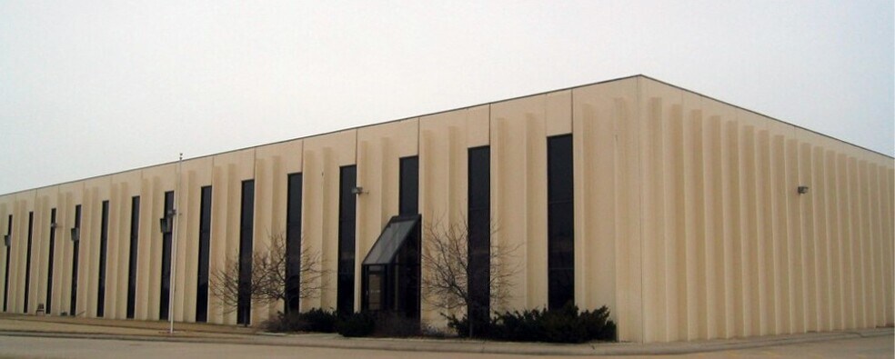 More Photos Of 4727 S Emporia, Wichita Warehouse For Lease