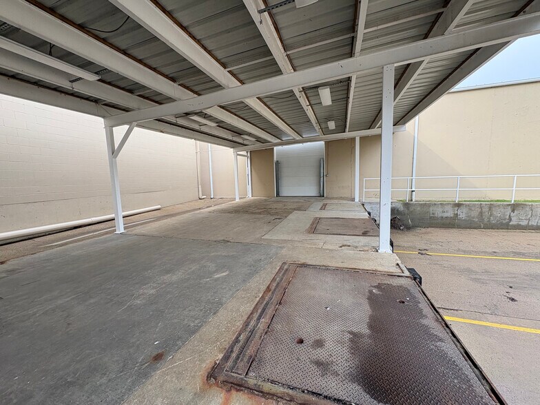 More Photos Of 1285 N Indianapolis Rd, Columbus Industrial For Sale