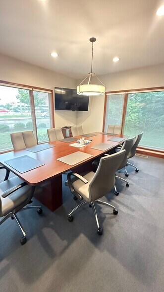 More Photos Of 10321 N Pennsylvania St, Indianapolis Office For Lease