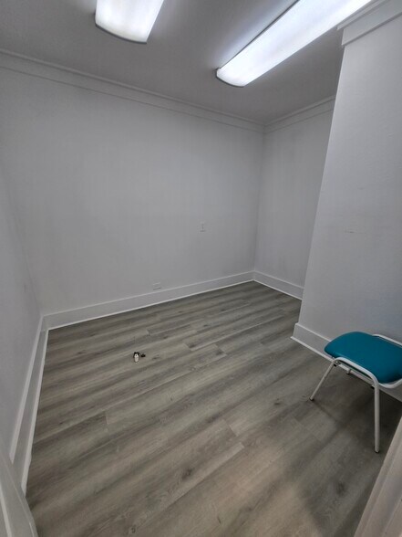 More Photos Of 202 E Weaver Ave, Alvarado Medical For Sale