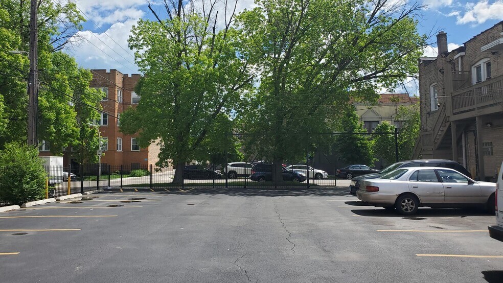 More Photos Of 3034-3040 W Montrose Ave, Chicago Multifamily For Sale
