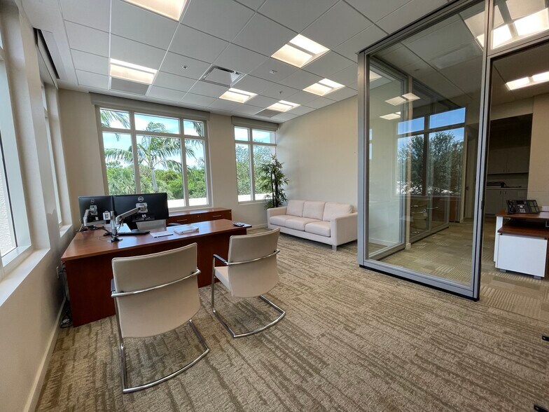 More Photos Of 8625 Tamiami Trl N, Naples Office For Lease