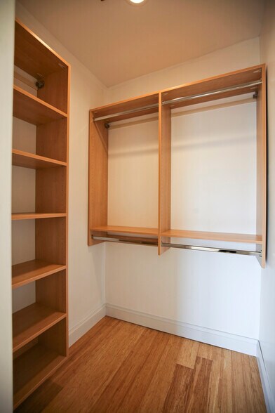 More Photos Of 266 Main St, Huntington Storefront For Lease