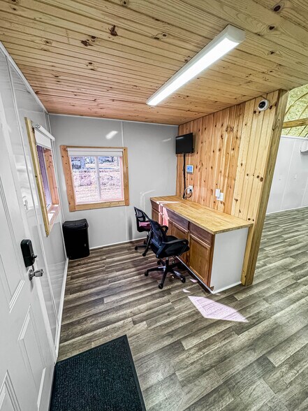 More Photos Of 1310 Highway 96 S, Silsbee Flex For Sale