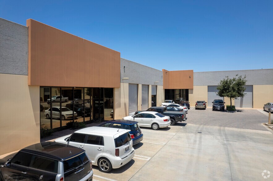 More Photos Of 9027 Canoga Ave, Canoga Park Manufacturing For Lease