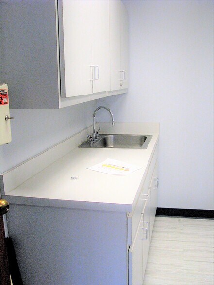 More Photos Of 330 Borthwick Ave, Portsmouth Medical For Lease