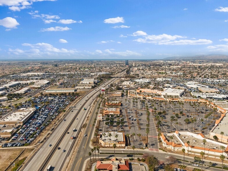 More Photos Of 2801 Paseo Mercado, Oxnard Freestanding For Sale