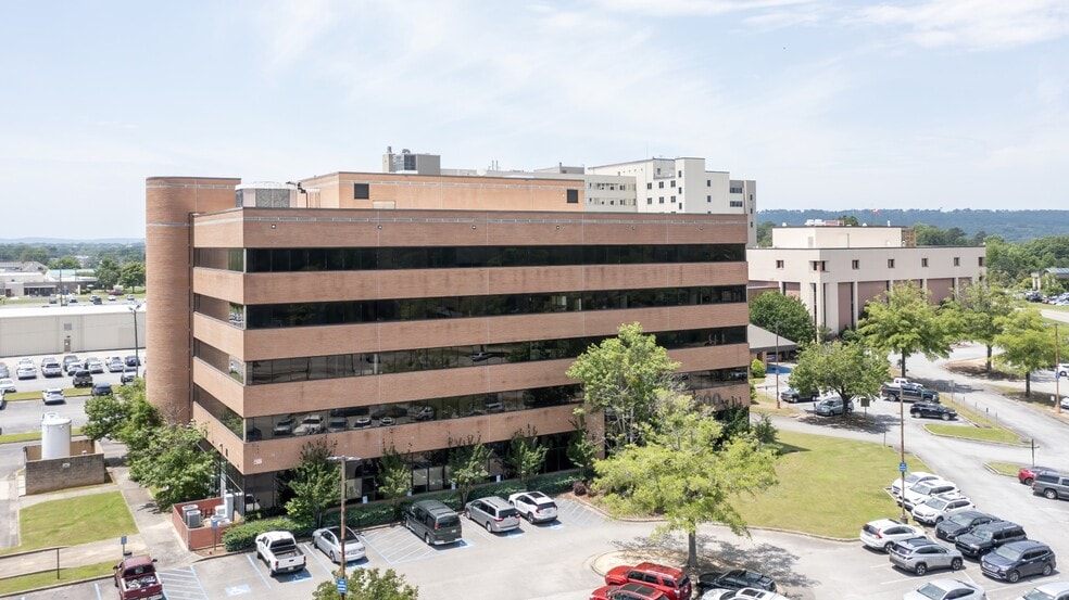 Primary Photo Of 300 Gaines Ave, Gadsden Medical For Lease