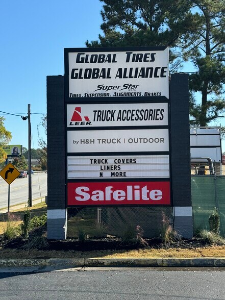 More Photos Of 621 Indian Trail Rd NW, Lilburn General Retail For Sale