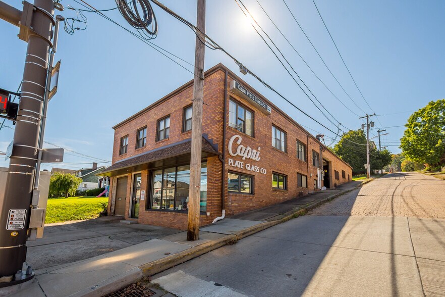 More Photos Of 700 5th Ave, Coraopolis Showroom For Sale