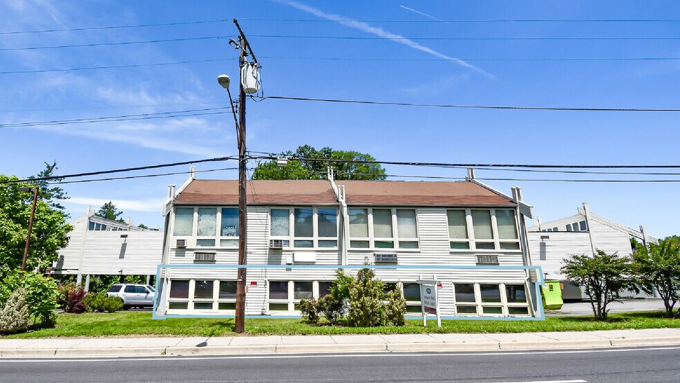 Primary Photo Of 5632 Annapolis Rd, Bladensburg Medical For Lease