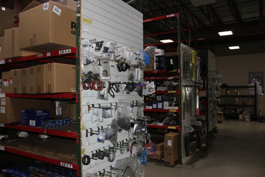 More Photos Of 9140 Canal Rd, Gulfport Light Distribution For Sale