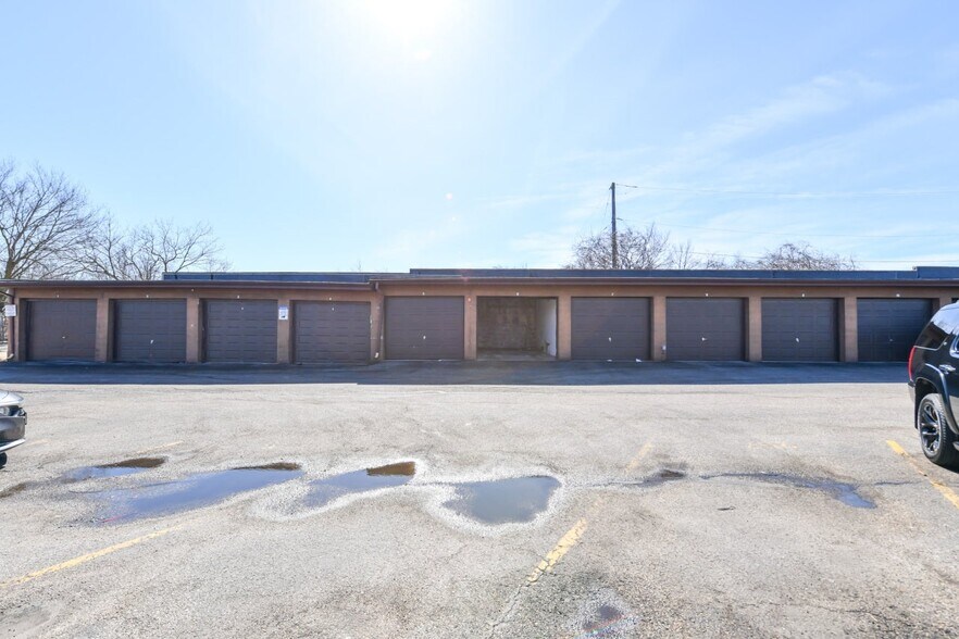 More Photos Of 11513 Brown Deer Rd W, Milwaukee Apartments For Sale