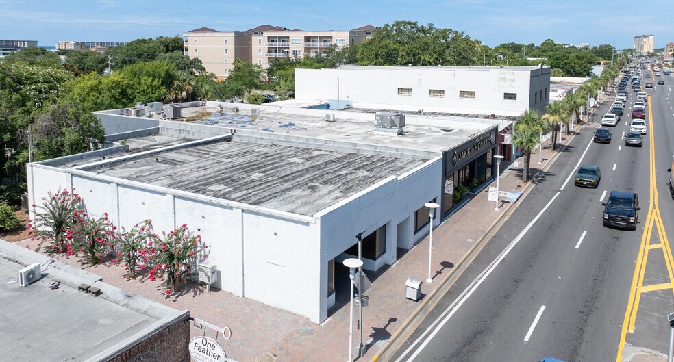 More Photos Of 142 & 144 US-98 Miracle Strip Pky, Fort Walton Beach Storefront For Sale