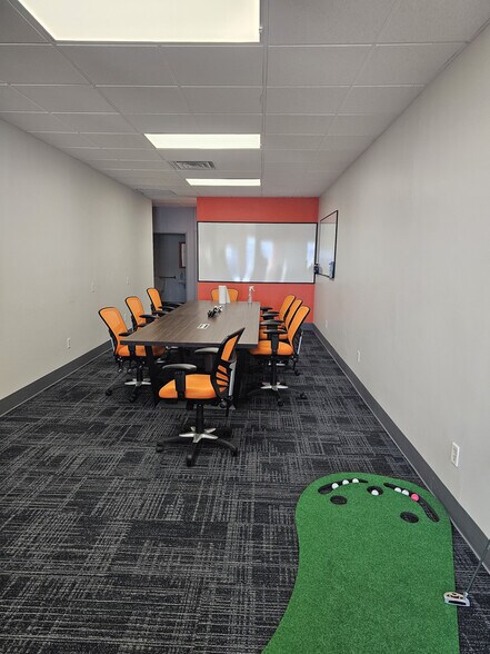 More Photos Of 127-131 E Commerce St, Milford Loft Creative Space For Sale