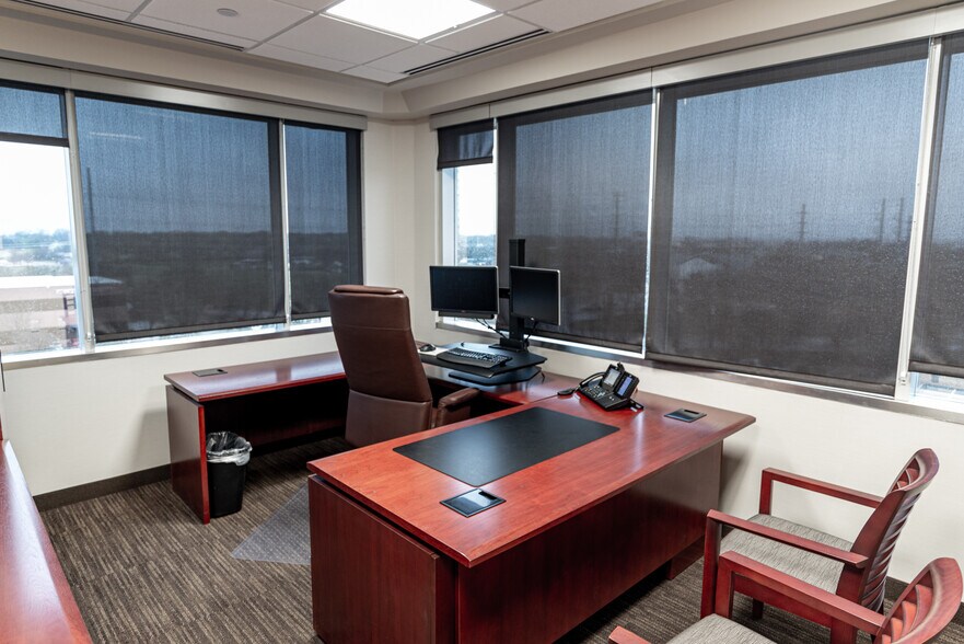 More Photos Of 1600 N Redbud Blvd, McKinney Office For Sale