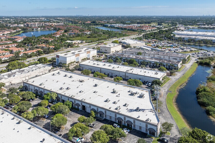 More Photos Of 12006-12060 Miramar Pky, Miramar Warehouse For Lease