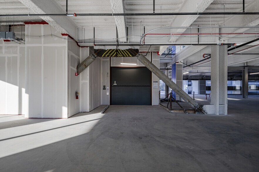More Photos Of 567 Airport Blvd, Burlingame Office For Lease
