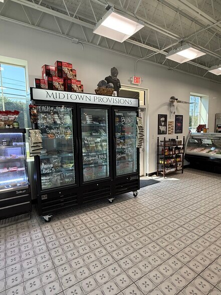 More Photos Of 1947 Wynnton Rd, Columbus Freestanding For Sale