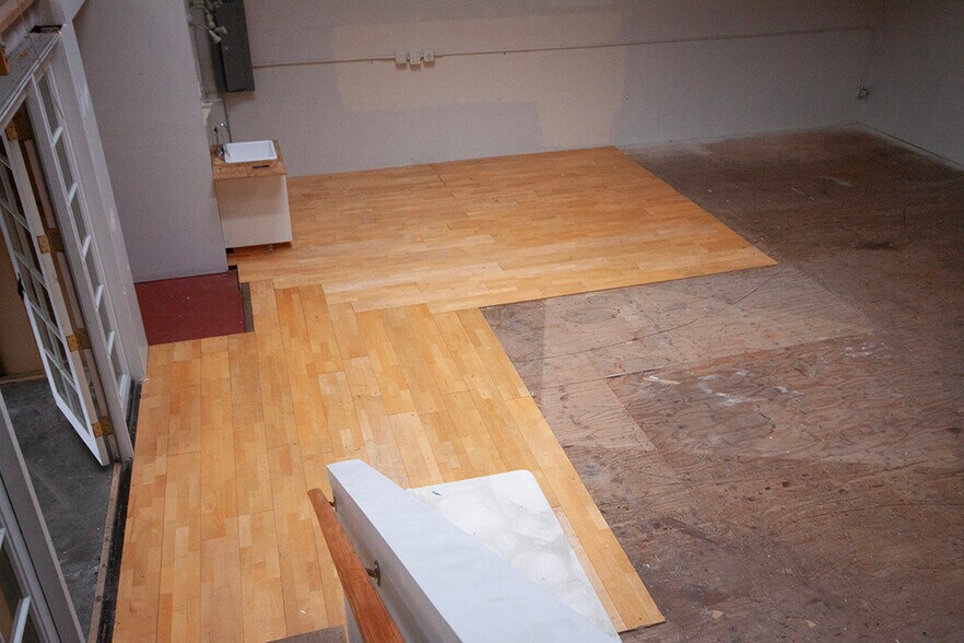 More Photos Of 1190A Shafter Ave, San Francisco Warehouse For Sale