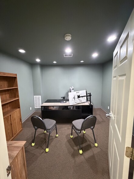 More Photos Of 10012 E 46th Pl, Tulsa Warehouse For Sale