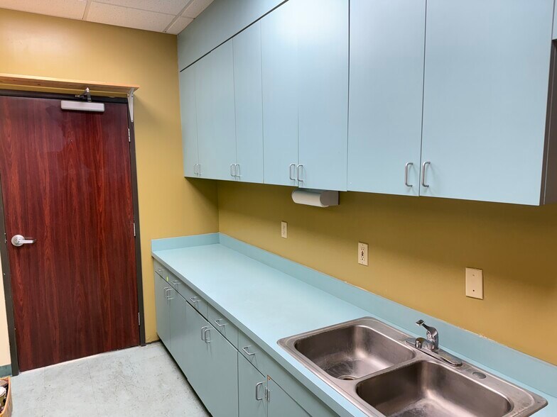 More Photos Of 1082 E El Camino Real, Sunnyvale Unknown For Lease