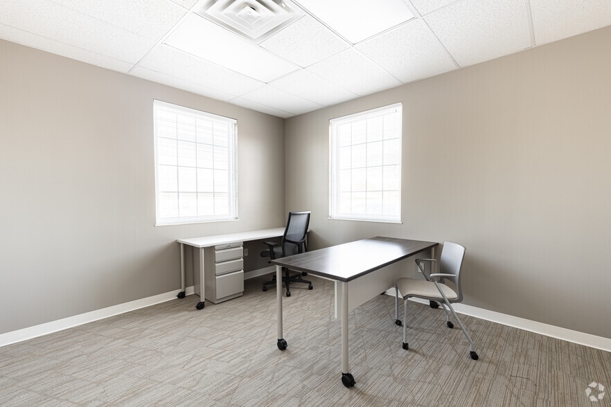 More Photos Of 796 Cincinnati Batavia Pike, Cincinnati Office For Lease