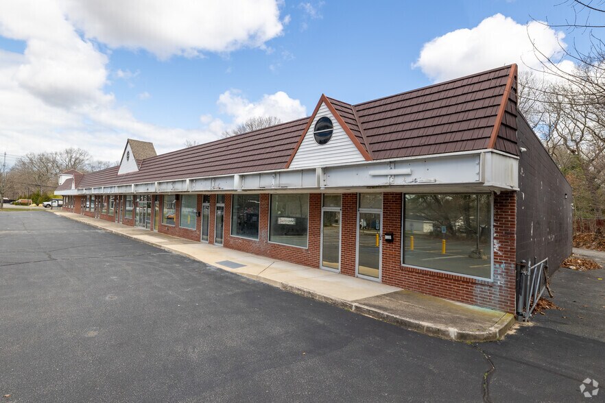 More Photos Of 200-232 Middle Country Rd, Middle Island General Retail For Lease