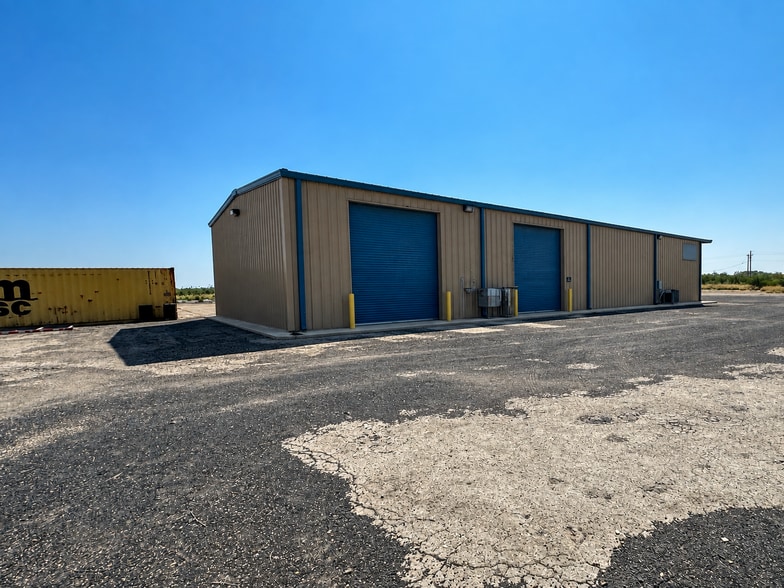 More Photos Of 243 Foster Dr, Asherton Warehouse For Sale