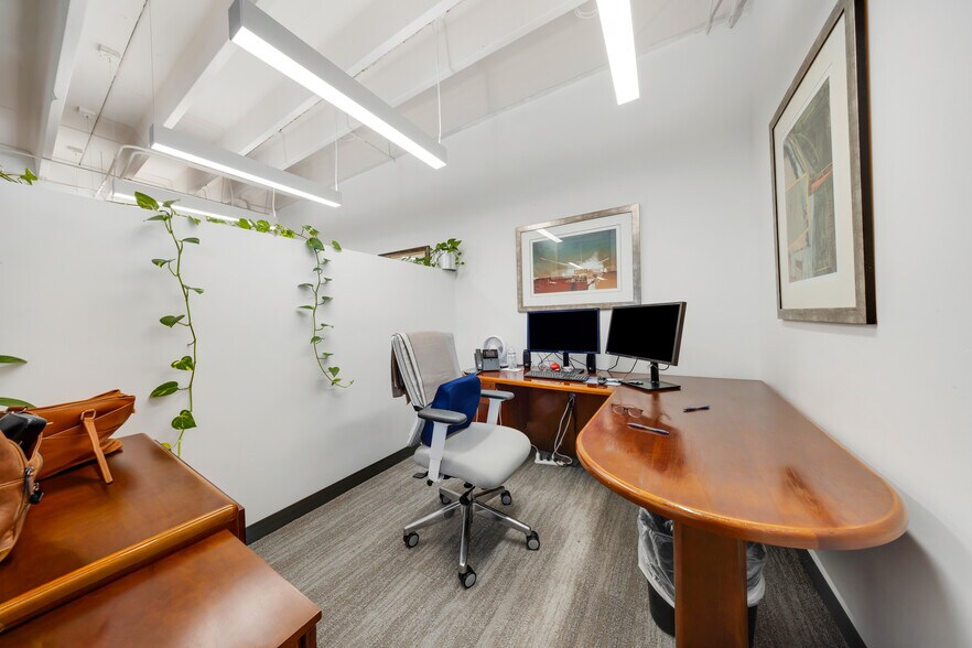 More Photos Of 4713-4725 SW 8th St, Miami Storefront For Lease