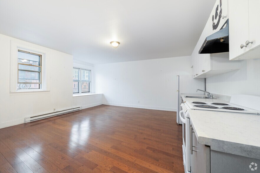 More Photos Of 2310 Rue Guy, Montréal Apartments For Lease