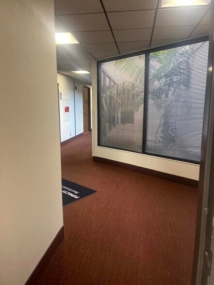 More Photos Of 14900 Ventura Blvd, Sherman Oaks Office For Lease