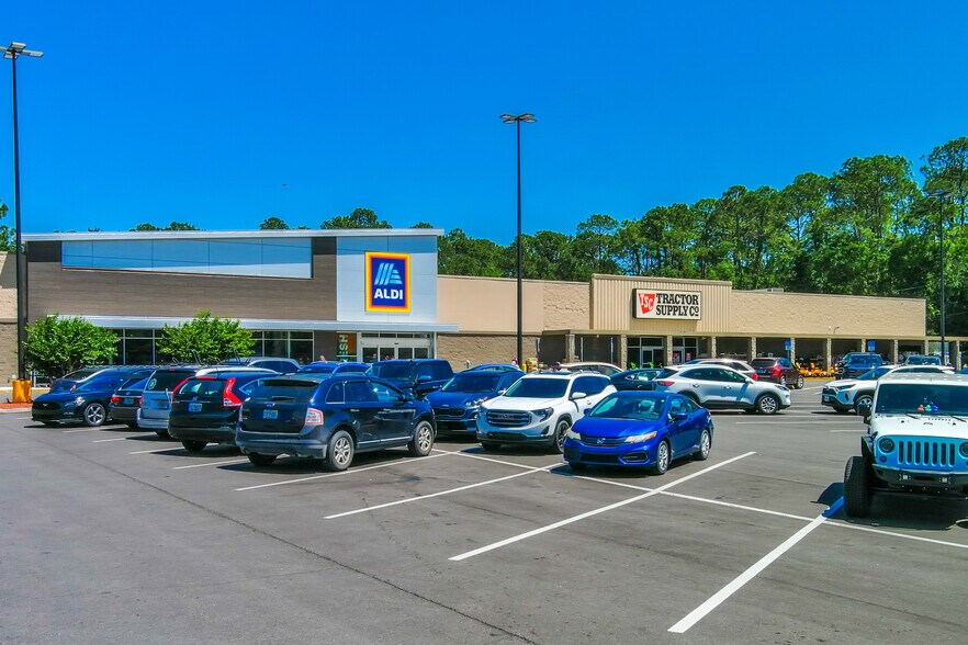 More Photos Of 1371 S Walnut St, Starke Supermarket For Sale