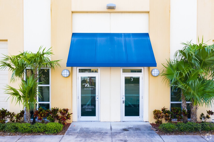 More Photos Of 10380 W State Road 84, Davie Showroom For Lease