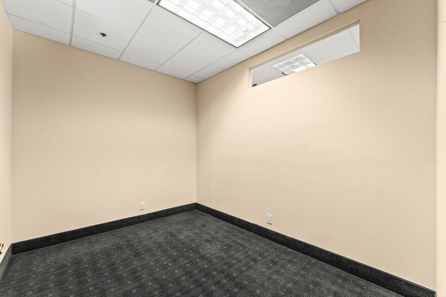 More Photos Of 7820-7860 Glades Rd, Boca Raton Office For Lease